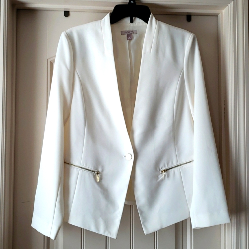 Roz & Ali collarless blazer